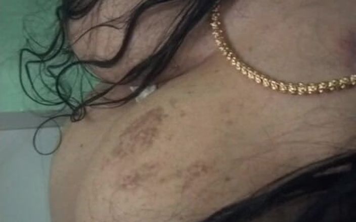 Tamil lesbian: Người phụ nữ Tamil nói chuyện tục tĩu với chàng...