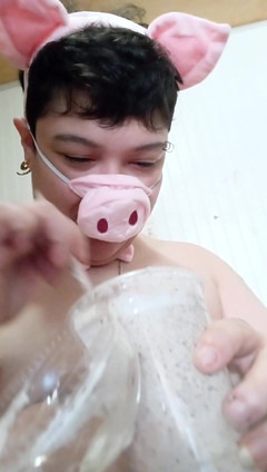 PrinceDez: Prince Dez Pigs Out on Cookie Shake and Plays with...