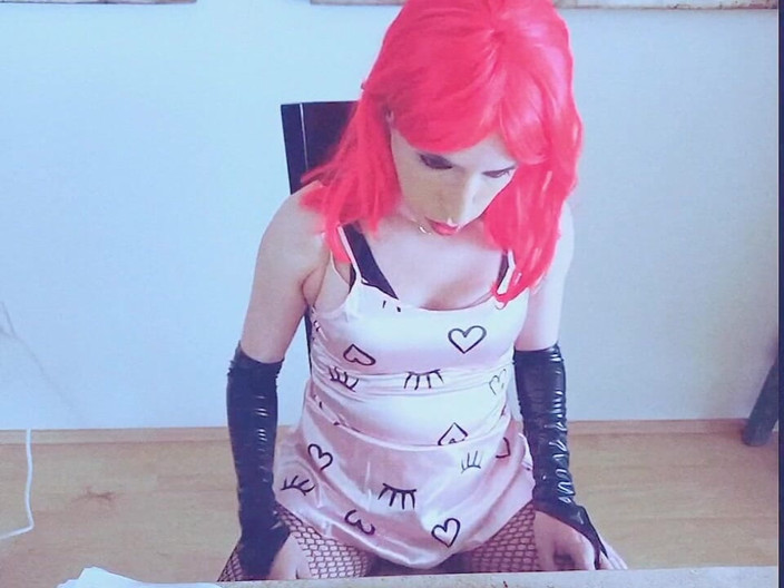 Tammy sissy slave: Tammysissy non riesce a smettere di toccarsi