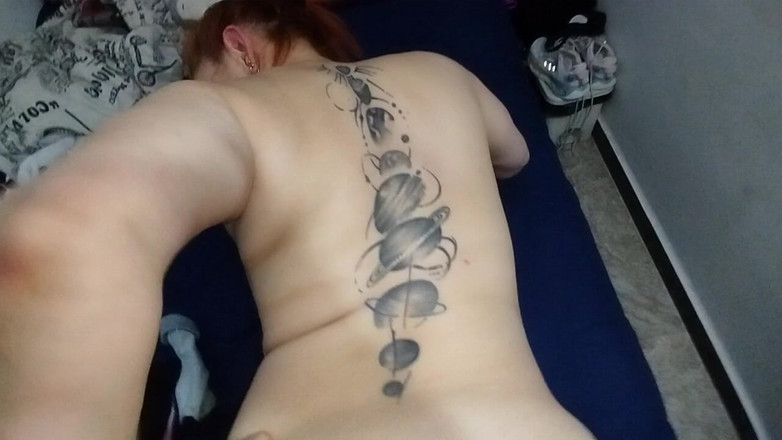DulceVaginasPRO: Mi vecina está en la cama y me está mostrando...