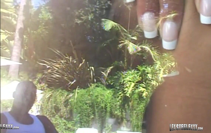 Lex Steele: Mya Lovely leva presente de 11 polegadas de Lex