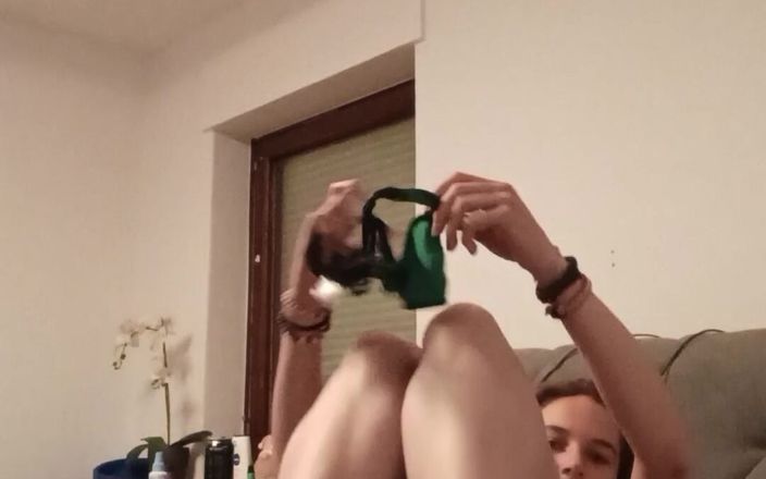 LalablaBla1: Masturbatie met speelgoed