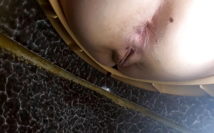 SexyFairyTale: Baby pissing in the toilet