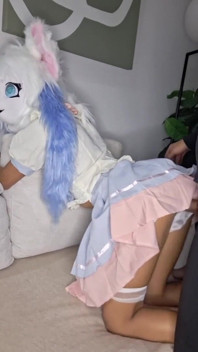 18+ la sottomessa otaku con la maschera si lascia penetrare molto duramente