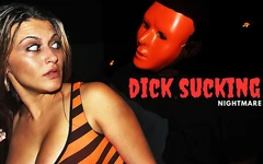 Mamă sexy încornorată suge pula pe alee