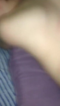 Diffuso su Internet, una ragazza di 18 anni, cattiva di Recife, succhia un grosso cazzo e dà la sua figa deliziosa!