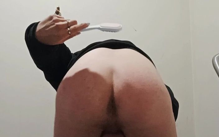 Launiexxxx: Trisha speelt met zichzelf en haar kont