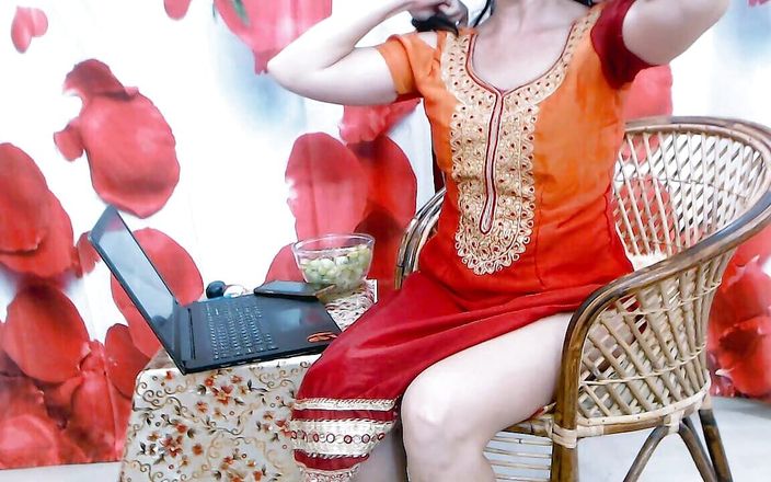 Bolly Karma: Marido filma sua esposa com um enorme bbc ao vivo