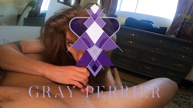 Gray Perrier: Özensiz oral seks bakış açısı - trans kız büyük yarak emiyor