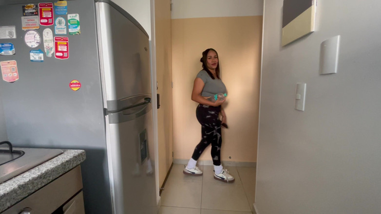 GIULIANA_BIG: Scopro Che Mia Cognata Fa Porno E Finiamo per Scopare...