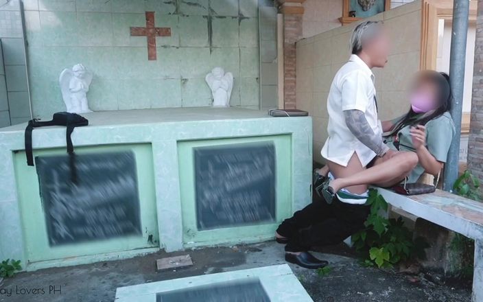 Pinay Lovers Ph: Professor e estudante do cemitério sexo arriscado