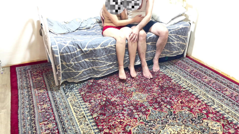 Roben: Si Dia Mengongkek Kekasih Mudanya Kepada Lelaki Tua