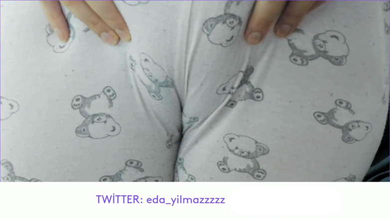 bigass_sexy_bigboobs: Cameltoe, schlafanzug, geschwollene muschi