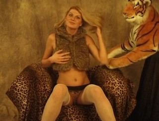 Flash Model Amateurs: Tiger lingerie for blonde slut
