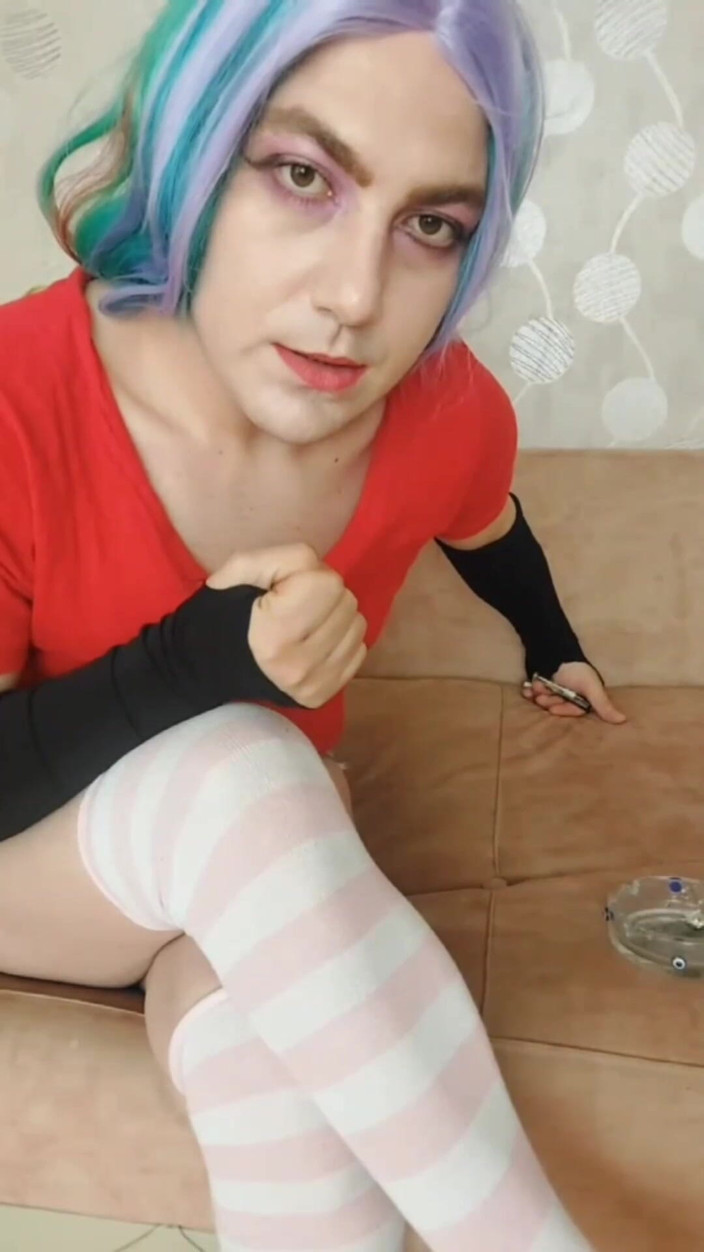 Kitty_Cross: Truccatrice modella sissy pretty