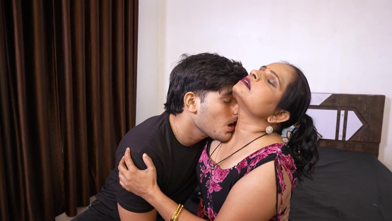 Aaka: Seks romantik tegar India dengan Sepupu! Indian Hot Sex