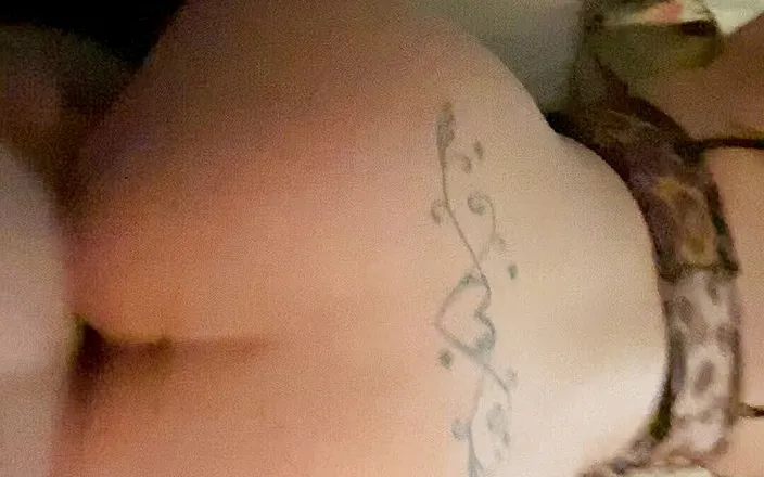 MzKiTTy91: Pawg milf doggystyle backshots homemade amateur