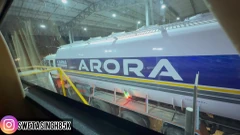 Video šukání dívky v jedoucím autobuse