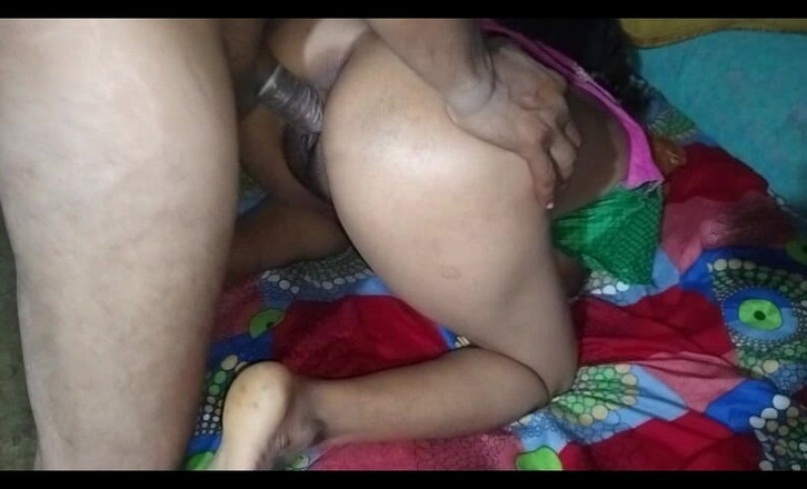 Kumari1996: Hintli köylü karı koca harika sikişiyor