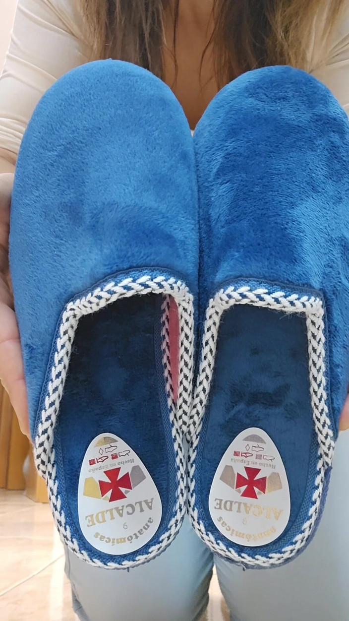 dafnedenoch: Eu me esforço, ensino e me masturbo em latim