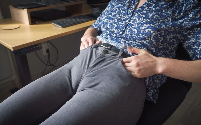 Teasecombo 4K: Naughty Colleague Seduces You with Camel Toe in Tight Jeans
