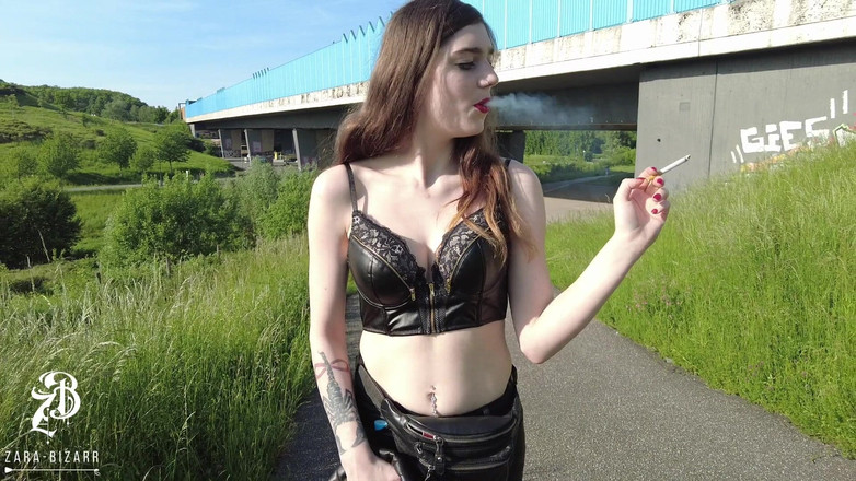 Zara Bizarr: Do You Like to See Me Smoking?
