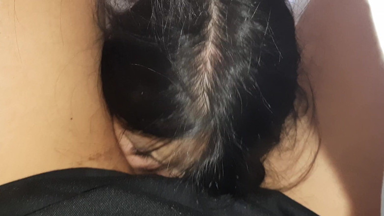 Lesbian-illusion: Während meine freundin für ihre prüfung lernt, spielt unsere nachbarin...