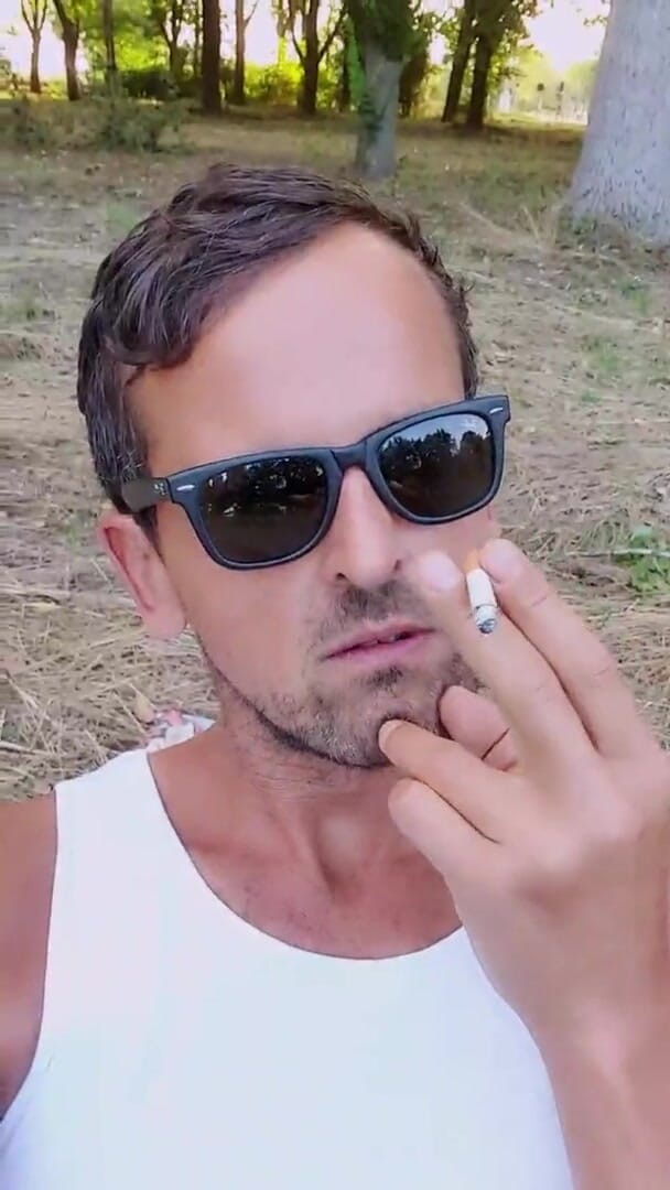 Slutboyben: セクシーだけど脳を犯した露出狂の豚