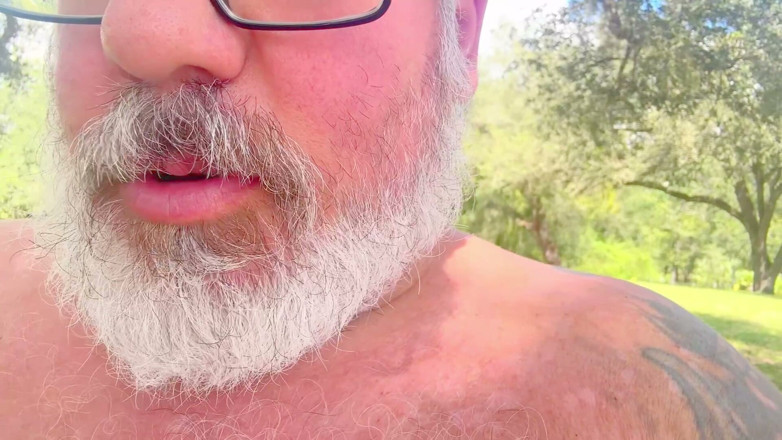 Hand-Free-Daddy-Chub: Arătând Bile Mari În Pustie, Vă Rog Să Mă Călăriți În Pădure