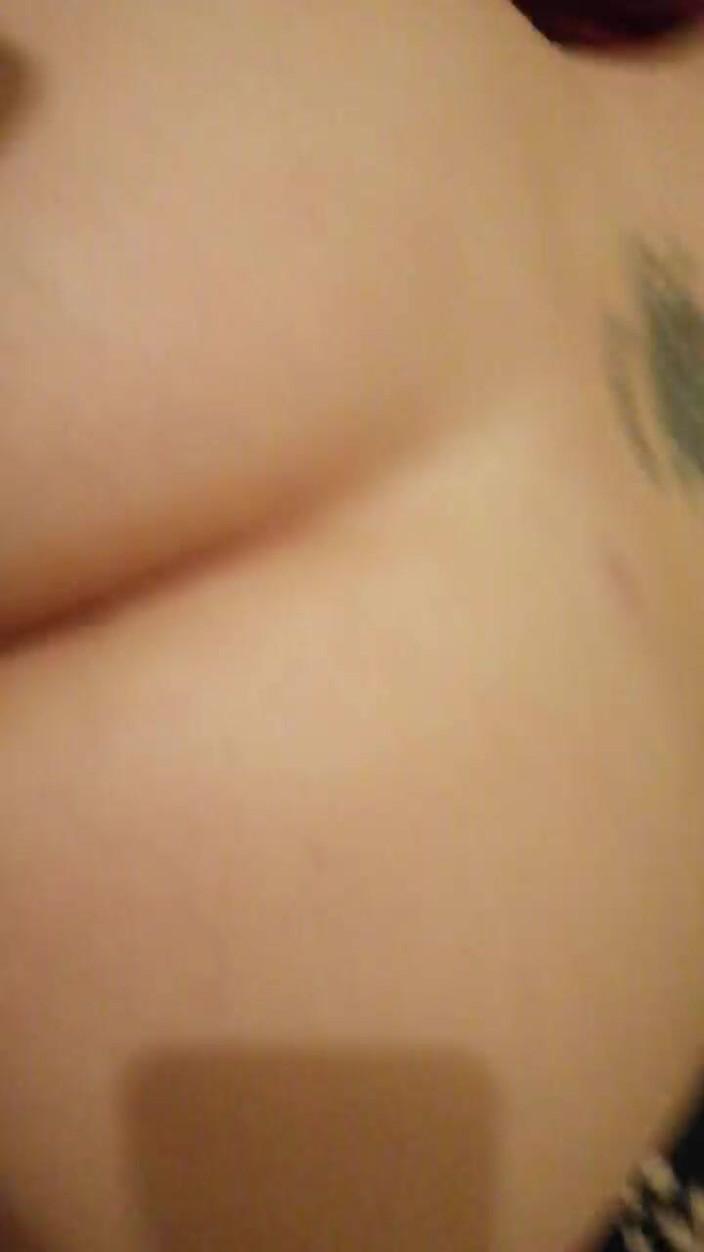 Big hugs: 大屁股继子和继母