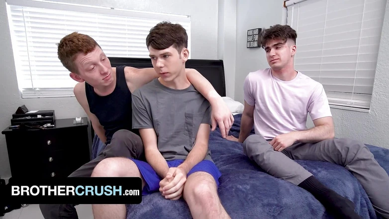 Say Uncle: Sapık büyük kardeşler genç twink'i baştan çıkarıyor ve onu arkadan sikerken...