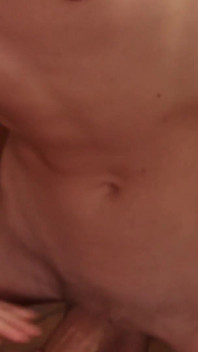 Trzech facetów soczyście rucha ciasny tyłek Twink