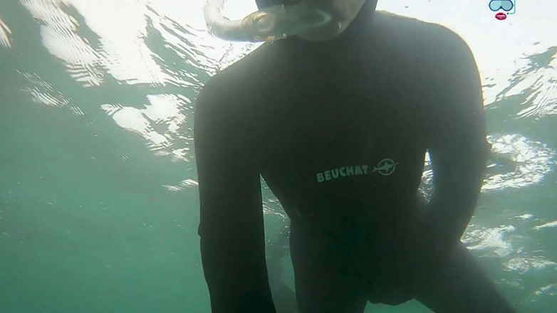 UKCuteGirl Lucy Lauren: Gioco segreto subacqueo 8mm wetsuit - snorkeler se la cava con esso