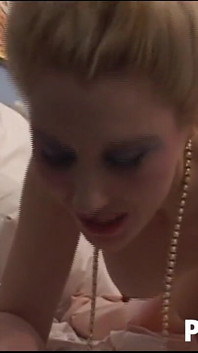Mama vitregă matură porno Dalny Marga este futută de fiul vitreg