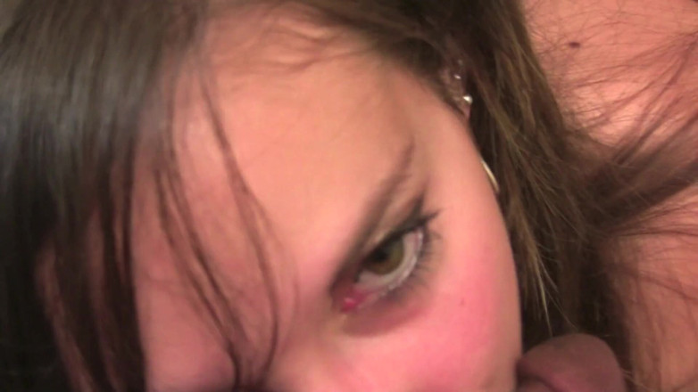 Real Amateur Sluts: Zimmermädchen Lexi Luv bietet gesichtsreinigung an!