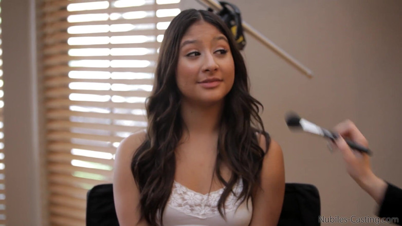 Nubiles Casting: Holly Michaels Cast Sammi Bananas Ep3 - S3:e1