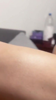 Une grosse bite noire baise ma chatte rose et mouillée et mène à un orgasme incroyable