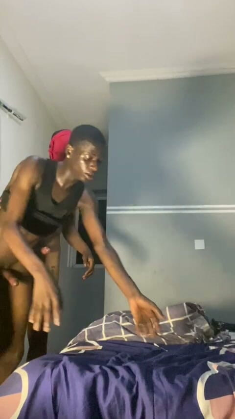 Thelittle_brown: Top sexy cu băiat virgin