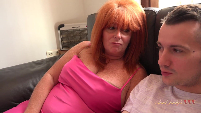 Aunt Judy's XXX: นมใหญ่ Cougar Melanie เย็ดลูกเลี้ยงเพื่อนสนิท