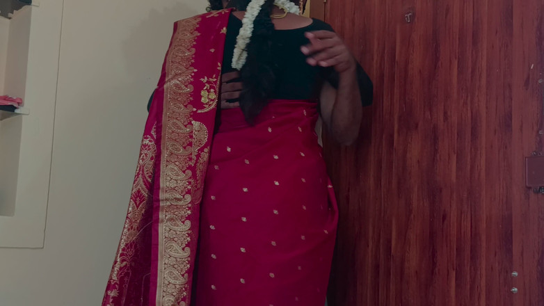 Laxi ammu: 姐妹们在床上与邻居 batchelor 男人享受三人行浪漫