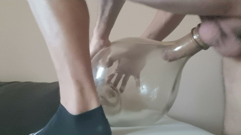 Naxy: Große glasflasche ficken - anfrage