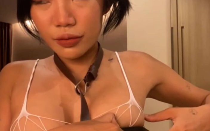 Emma Thai: Emma Thai चुदाई वाली बन्नी बनने के लिए पढ़ रही है