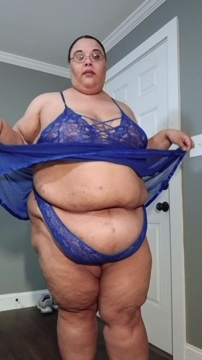 Jessica pigslut: Bermain dengan pepek saya semasa memakai pakaian dalam seksi saya!