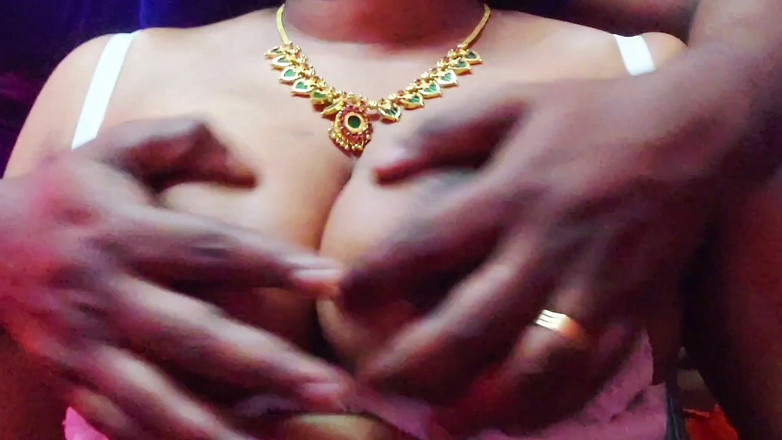 Desi Mohini: Desi Gorgeous Busty Babe Maria