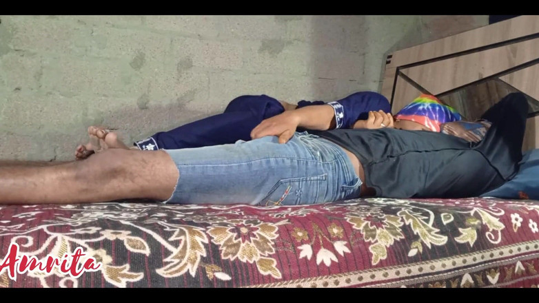 Amrita for you: バビはヒンディー語の音声で家の中で夜に激しく犯されました。義理の妹のファック。