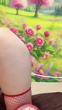 Hana ในชุดแดงเซ็กซี่น่ารัก