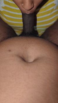 Aujourd’hui, beau jour de pluie, une petite vidéo de pipe et de léchage de seins pour mes fanlovers