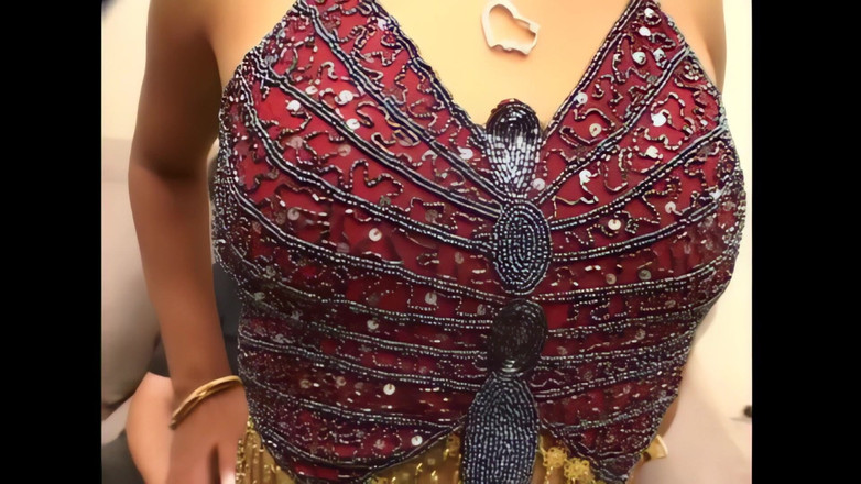 The Swingers & CO.: 印度妻子为了邻居的鸡巴变成了堕落的荡妇