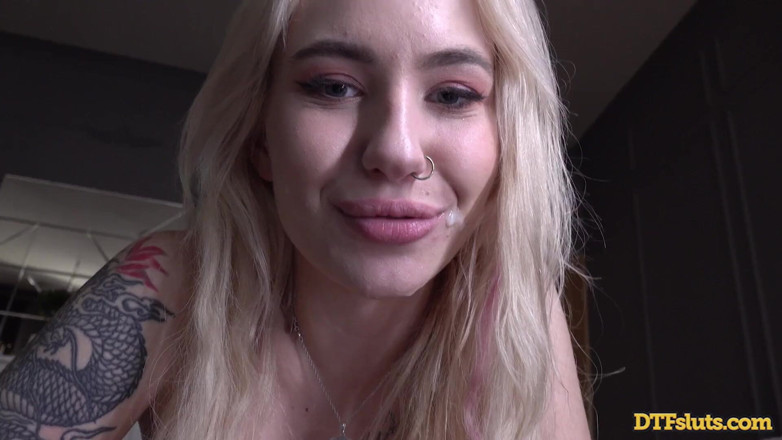 DTFSluts: Die brünette bella Mur schüttelt ihr vermögen in einem privaten...