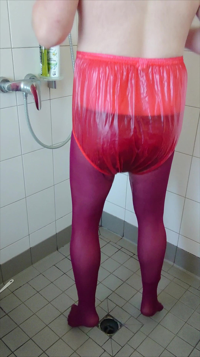 Carmen_Nylonjunge: Diversión inquieta en pantimedias calientes y pantalones de goma